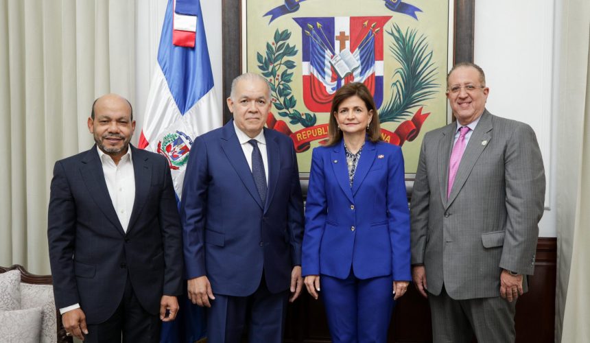 Raquel Peña juramenta a Pedro Urrutia como nuevo director de la DGII