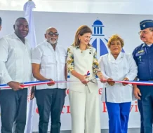 Vicepresidenta Raquel Peña encabeza entrega de estación policial en La Caleta