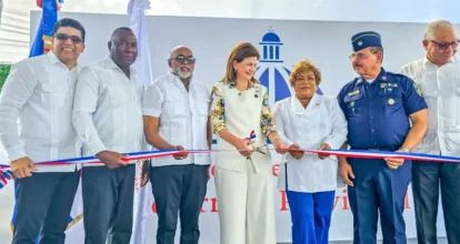 Vicepresidenta Raquel Peña encabeza entrega de estación policial en La Caleta