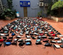 Policía apresa a joven y ocupa camión con accesorios de vehículos presuntamente robados en el DN