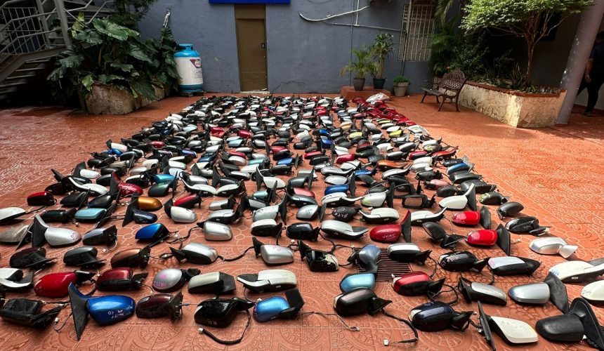 Policía apresa a joven y ocupa camión con accesorios de vehículos presuntamente robados en el DN