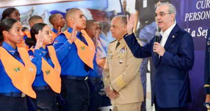 Abinader encabeza graduación y toma juramento de nuevos agentes de la sexta promoción del CESAC