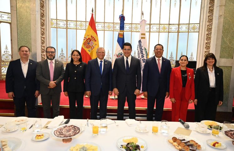 Banreservas lidera en FITUR 2026 con acuerdos de inversión superiores a US$6,500 millones