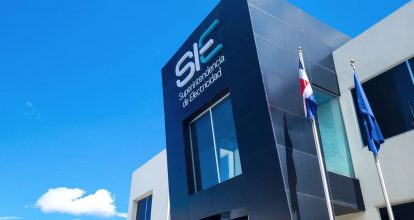 Superintendencia de Electricidad aprueba nuevo reglamento para impulsar la energía limpia