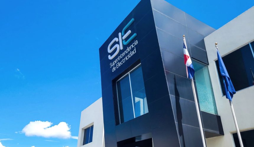 Superintendencia de Electricidad aprueba nuevo reglamento para impulsar la energía limpia