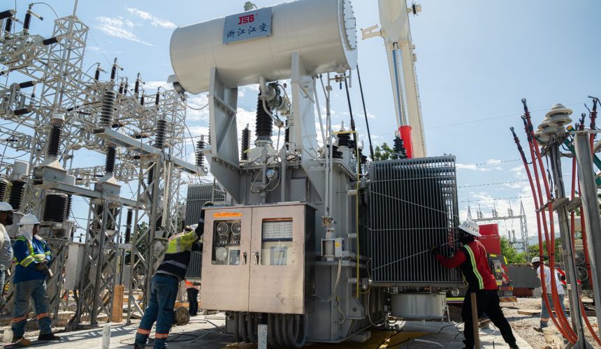 Edesur pone en servicio nuevo transformador de potencia en subestación Barahona