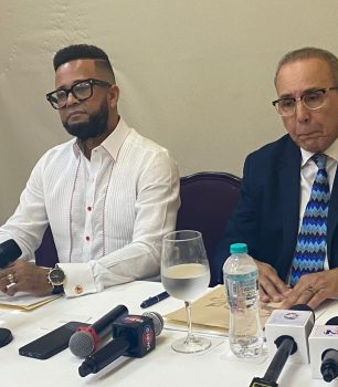 Defensa de Anthony Santos afirma paternidad de hijo con la Dra. Carmen Taveras