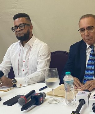 Defensa de Anthony Santos afirma paternidad de hijo con la Dra. Carmen Taveras