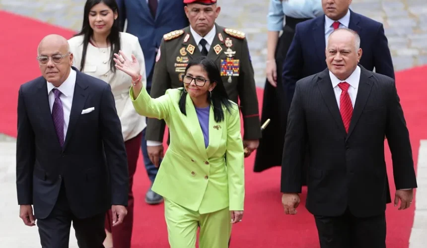 Delcy Rodríguez acusa a EE.UU. de cercar posibilidades de Venezuela de vender su petróleo