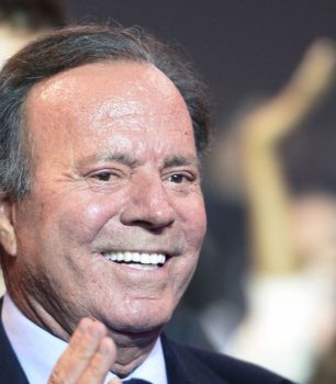 La Fiscalía española archiva el caso de agresión de Julio Iglesias por falta de competencia