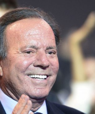 La Fiscalía española archiva el caso de agresión de Julio Iglesias por falta de competencia