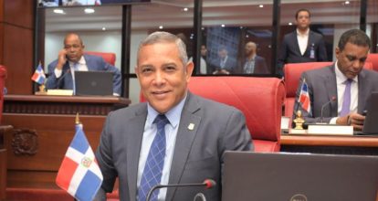 Franklin Romero combina funciones legislativas con presidencia provincial del PRM en Duarte