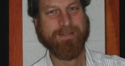 Astrofísico estadounidense asesinado a tiros en la puerta de su casa