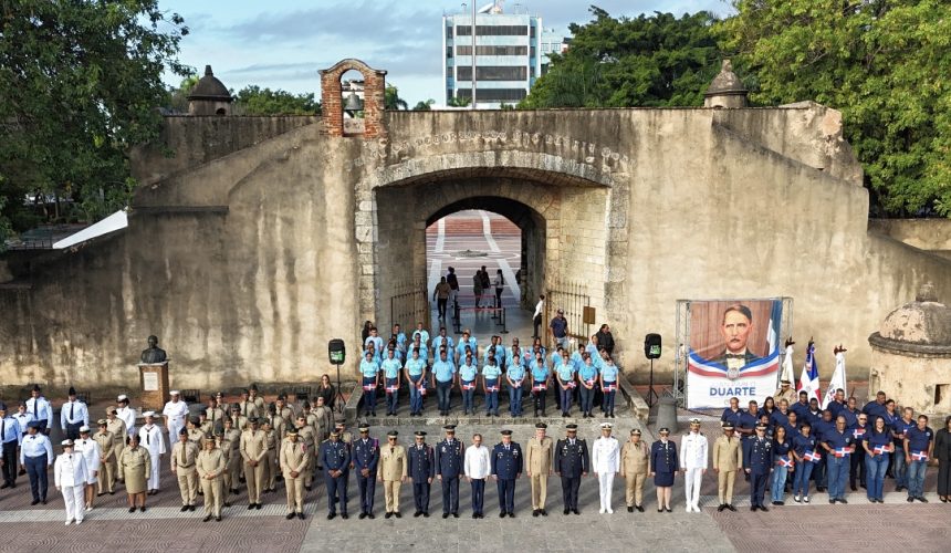 Escuelas Vocacionales del Ministerio de Defensa rinde homenaje a los Padres de la Patria en el 182 aniversario de la Independencia Nacional