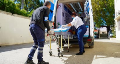 Sugieren mecanismo estatal para cubrir emergencias a pacientes sin seguros