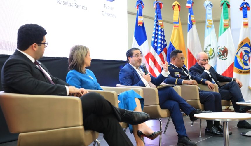 Simposio Internacional de Investigación Criminal: Primer panel aborda la investigación criminal desde el Estado social de derecho