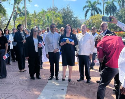 Infotep deposita ofrenda floral en el Altar de la Patria