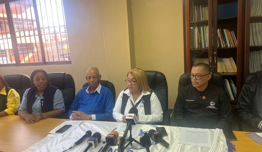 Gremios de enfermería convocan piquete frente al Palacio Nacional