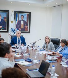 Ministro de Educación anuncia ajustes estratégicos para el año escolar 2026-2027