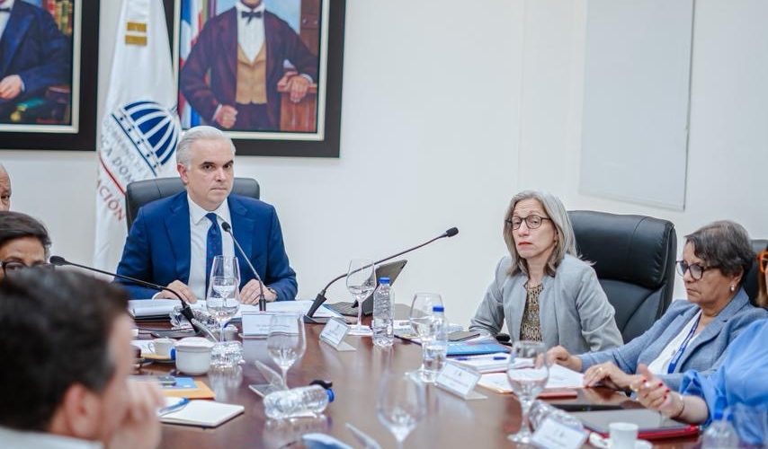 Ministro de Educación anuncia ajustes estratégicos para el año escolar 2026-2027