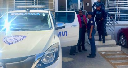 DEAMVI y Ministerio Público detienen a mujer por presunta agresión a menor tras video difundido en redes sociales en Santiago