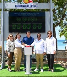 Ministro Collado deja iniciada obra en la playa de Punta Rucia, Puerto Plata