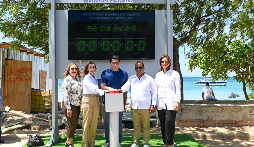 Ministro Collado deja iniciada obra en la playa de Punta Rucia, Puerto Plata