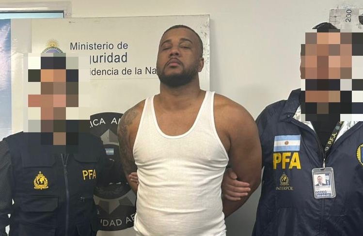 Se entrega presunto autor de asalto contra hermano del periodista Ramón Tolentino en Villa Mella