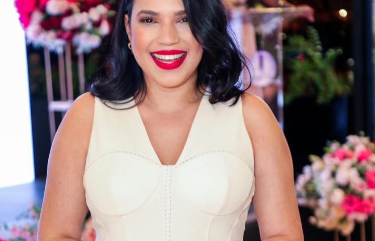 Dra. Tammy Toribio participa en el panel “Mujer de Pie”, celebrado en el Atrio Central de Downtown Center