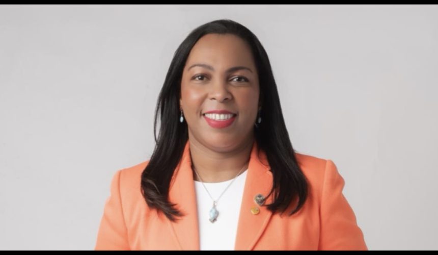 Vicedecana Maribel Lorenzo felicita a la Facultad de Ciencias Económicas y Sociales en su 70 aniversario