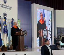Abinader participa en graduación de 199 futuros servidores públicos