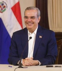 Abinader viajará este viernes para participar en cumbre en Miami