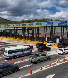 Récord histórico: 891,000 vehículos cruzan peajes en tres días de Semana Santa 2026