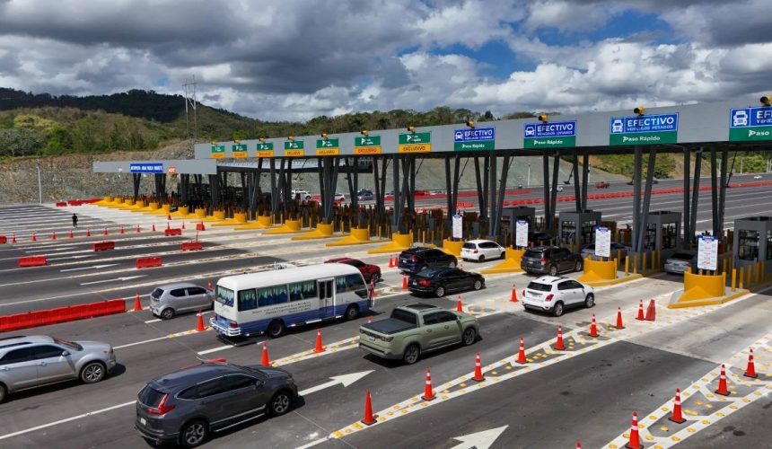 Récord histórico: 891,000 vehículos cruzan peajes en tres días de Semana Santa 2026