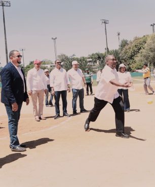Liga de Softbol de Profesores de la UASD inaugura torneo y reconoce a Editrudis Beltrán por su impulso al deporte universitario