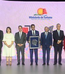 Asociación de Bancos de la República Dominicana reconoce labor del ministro David Collado