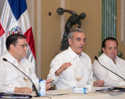 Presidente Luis Abinader anuncia que el Gobierno mantendrá sin variación precios de los combustibles para la presente semana