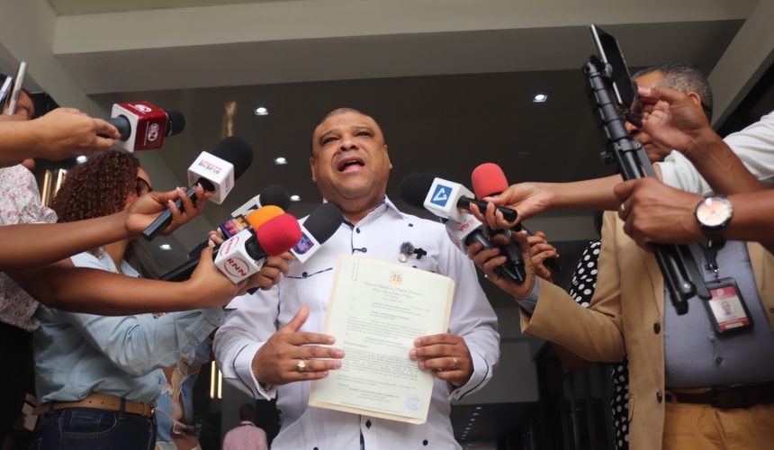 Diputado Raposo somete iniciativa procura solución definitiva a inundaciones en el Gran Santo Domingo