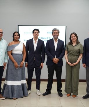 Fundación de RD instala su modelo de educación tecnológica en Ecuador