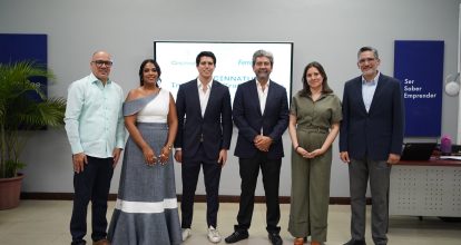 Fundación de RD instala su modelo de educación tecnológica en Ecuador