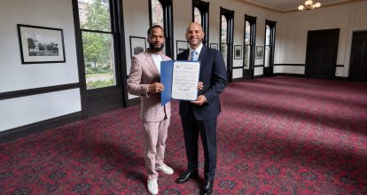 El cantautor Ariel Ramírez recibe reconocimiento del Congreso de Nueva York y celebra lanzamiento de su nuevo álbum