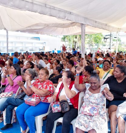 Leyvi Bautista inicia “La Ruta de las Madres” en Santo Domingo Oeste