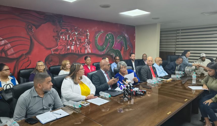 CMD denuncia incumplimiento del Gobierno afecta a médicos pensionados y en retiro