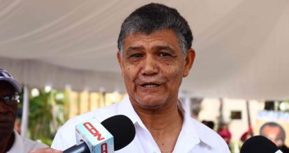 Francisco Peña pide arrestos contra quienes lancen basura en las calles de Santo Domingo Oeste