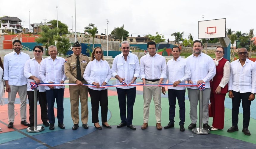 Abinader y Collado inauguran bulevar de la Salud en Haina con inversión de 165 millones de pesos.