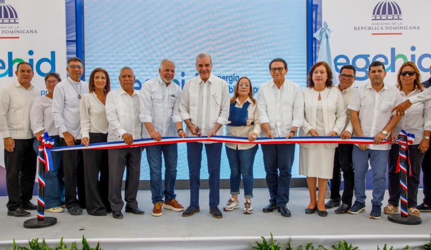 Presidente Abinader inaugura carretera Carrizal–La Piedra–La Guázuma, que impulsa producción agrícola, mejora movilidad de las familias y fortalece potencial ecoturístico de la sierra de Santiago