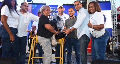 Madres participan en celebración organizada por vicealcalde Freilin Urbáez en San Luis