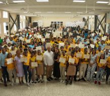 Regional 15 de Educación entrega certificados a estudiantes de Primaria del Subsistema de Jóvenes y Adultos