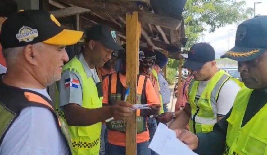 Comienzan operativo de regularización de paradas de motoconcho en Bonao