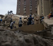 Se elevan a 920 los muertos y 3.360 los heridos por terremoto en Venezuela